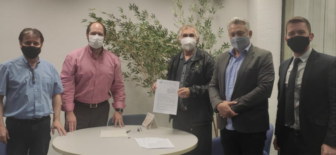 Prefeitura assina contrato de financiamento com a Caixa Econômica para aquisição de novos ônibus